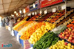 عبور موز و توت‌فرنگی از مرز کیلویی ۳۹۰ هزار تومان! / گوجه فرنگی چند؟