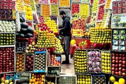 قیمت های جدید در بازار میوه اعلام شد / سیب‌زمینی ۶۰ و توت‌فرنگی ۳۰۰ هزار تومان! 