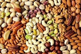 ۲ جنجال در بازار آجیل شب عید / رنگ آمیزی و فروش قسطی باب شد!