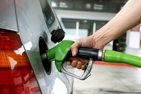 وزیر نفت آب پاکی را ریخت/ طرح جنجالی بنزینی تا چند ماه دیگر اجرا می‌شود!