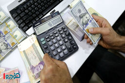 کاهش اساسی قیمت دلار و یورو در بازار - پنجشنبه ۱۷ مهر